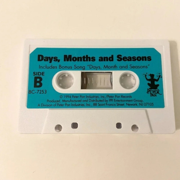Vintage 1994 Days Months and Seasons Peter Pan Ind Cassette Tape and Book - Picture 6 of 10